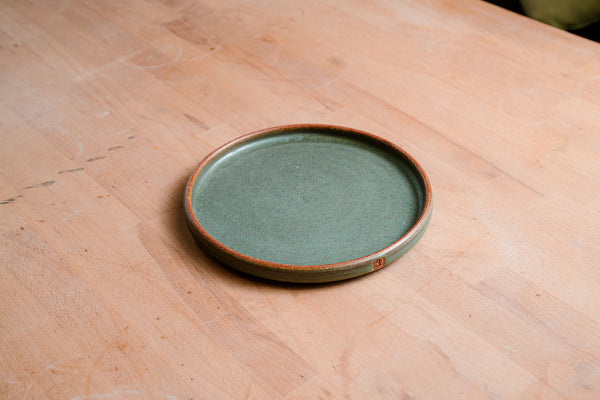 Flat Plate Raised Rim