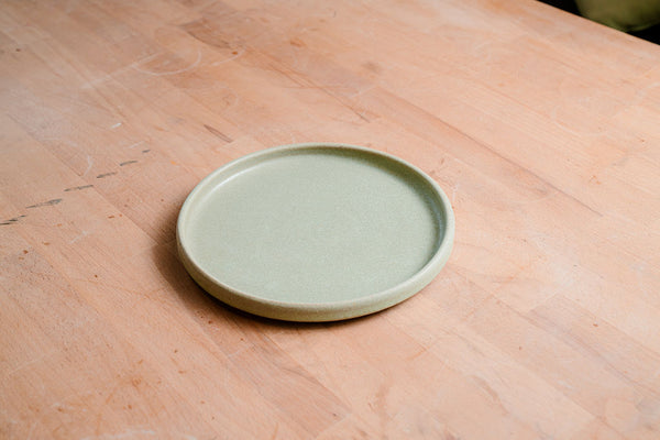 Flat Plate Raised Rim
