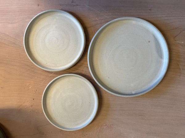Flat Plate Raised Rim